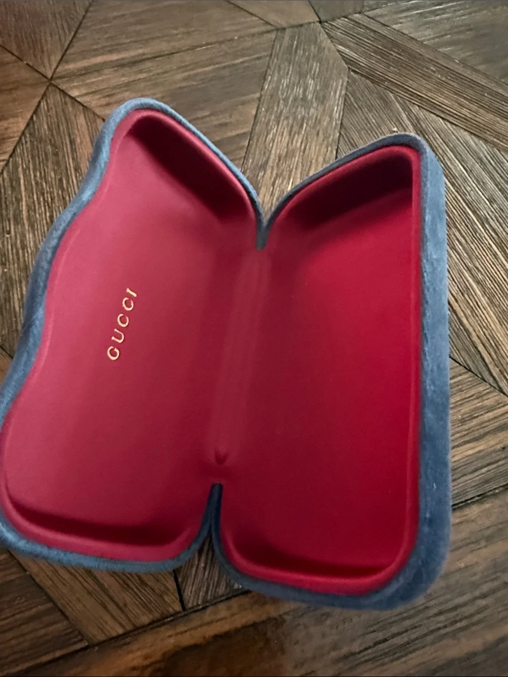 Gucci Large Blue Velvet Clamshell Sunglasses Case Red Silk Interior Authentic